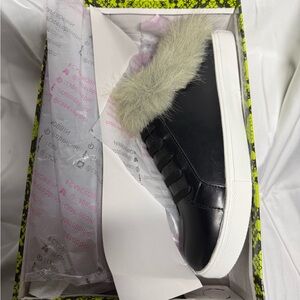 Cape Robin Denice Black Fur-Trimmed Women's Sneakers size 8